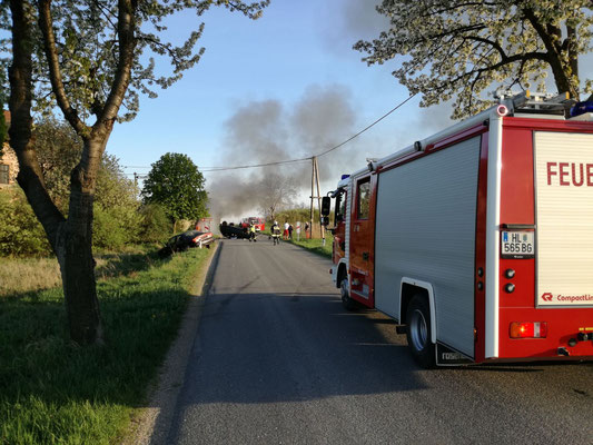 Einsatzübung mit den Feuerwehren Kleinhöflein und Unterretzbach sowie dem Roten Kreuz Retz – 21.04.2018